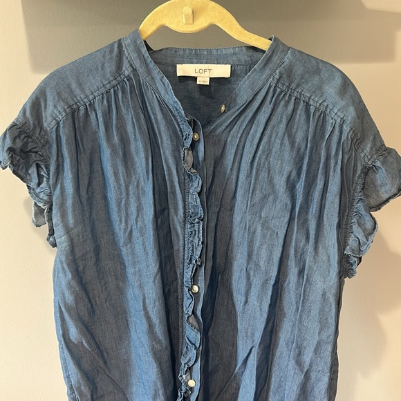 Loft Blouse, Size Medium! - Picture 3 of 5